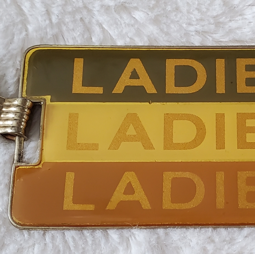 Vintage Keychain - Picture 2 of 4